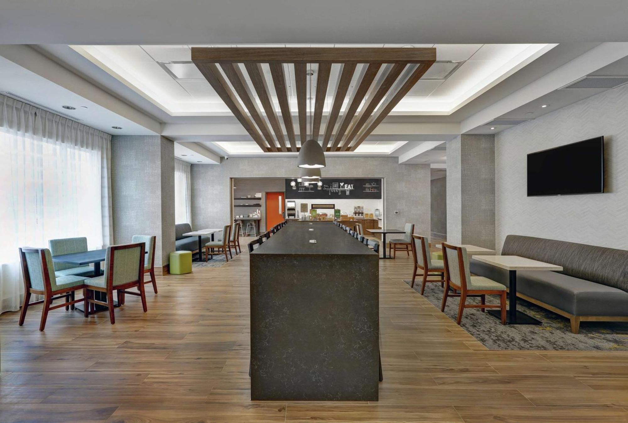 Hampton Inn 피터버러 외부 사진